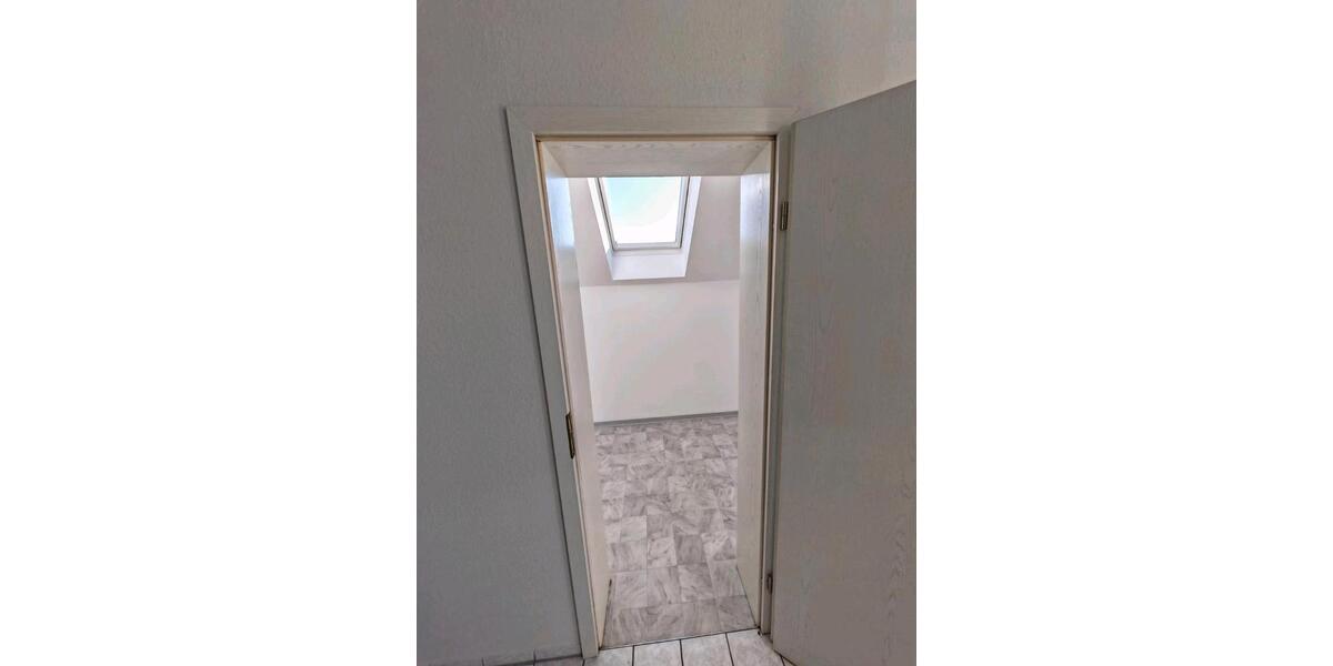 Dachgeschoßwohnung Leisnig - 3 Zimmer, 90 m&sup2;, 590&euro; | Angebot:24421120