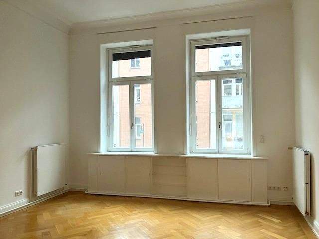 Etagenwohnung Wiesbaden Südost - 4 Zimmer, 124 m&sup2;, 1.900&euro; | Angebot:24762405
