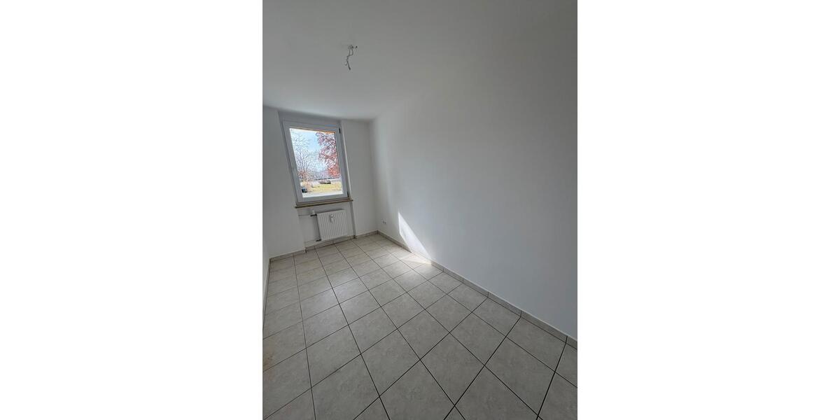 Etagenwohnung Burghausen - 2 Zimmer, 70 m&sup2;, 990&euro; | Angebot:25307819