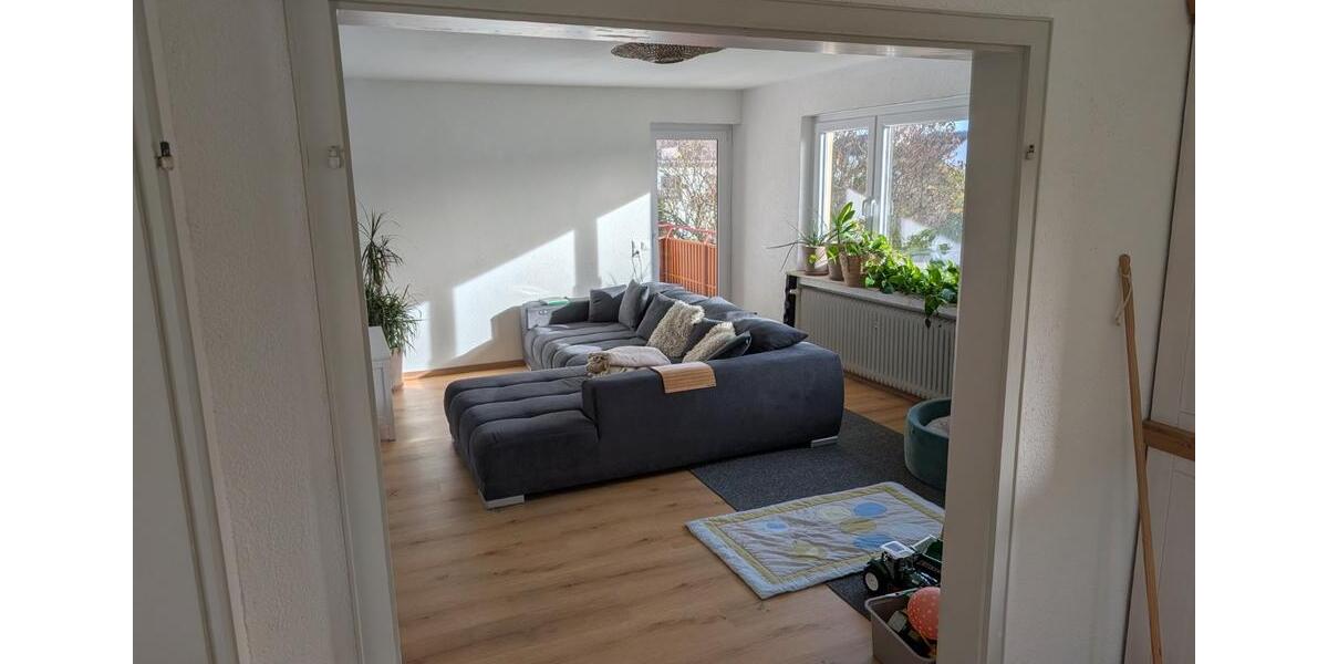 Freistehendes Einfamilienhaus mit großem Garten und Balkon 9 zimmer