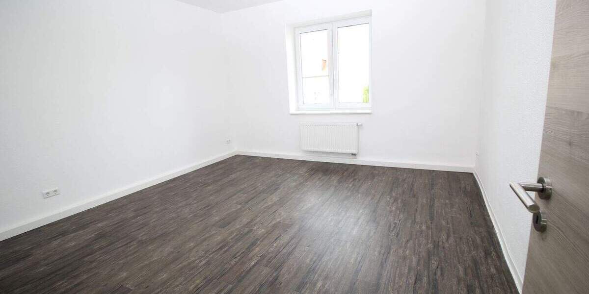 Etagenwohnung Burgstädt - 2 Zimmer, 77 m&sup2;, 499&euro; | Angebot:25699347