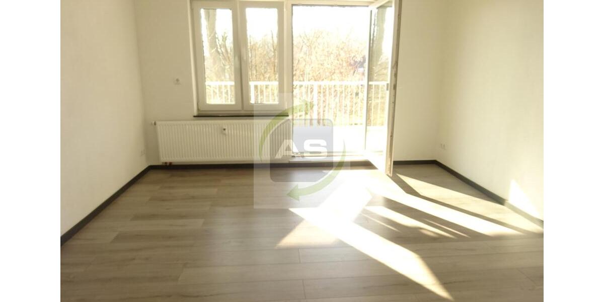 Erdgeschoßwohnung Meerane - 3 Zimmer, 82 m&sup2;, 595&euro; | Angebot:26098087