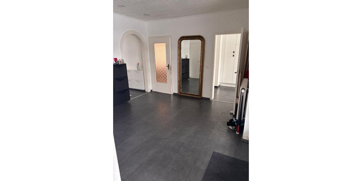Einfamilienhaus Harrislee - 8 Zimmer, 300 m&sup2;, 4.000&euro; | Angebot:25342145