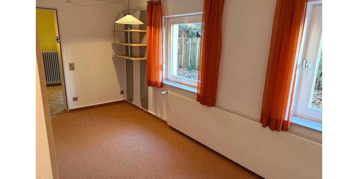 Erdgeschoßwohnung Oldenburg Dobbenviertel - 7 Zimmer, 220 m&sup2;, 2.700&euro; | Angebot:25341094