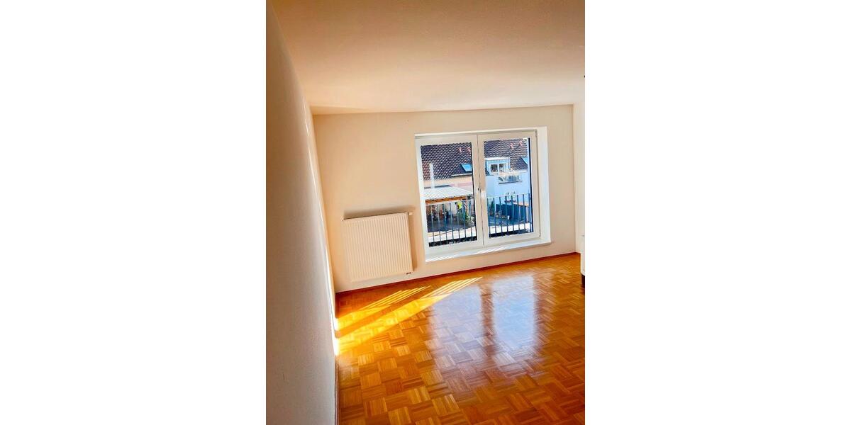 Erdgeschoßwohnung Petersberg - 3.5 Zimmer, 92 m&sup2;, 1.245&euro; | Angebot:26548802