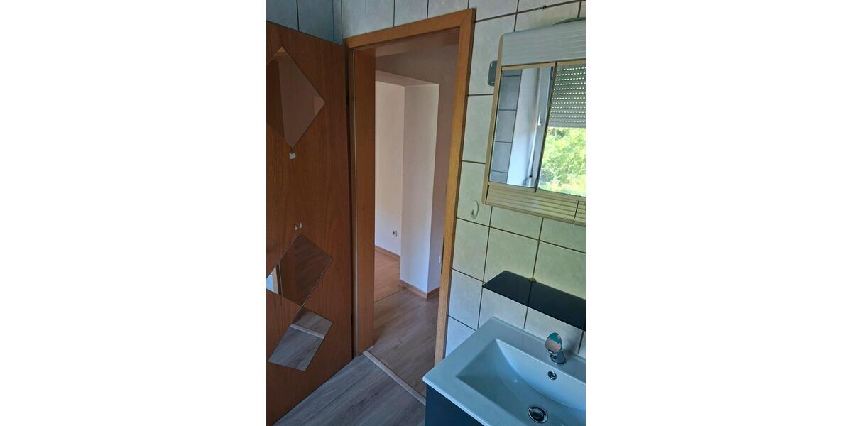 Etagenwohnung Großrosseln - 2 Zimmer, 65 m&sup2;, 480&euro; | Angebot:26336213