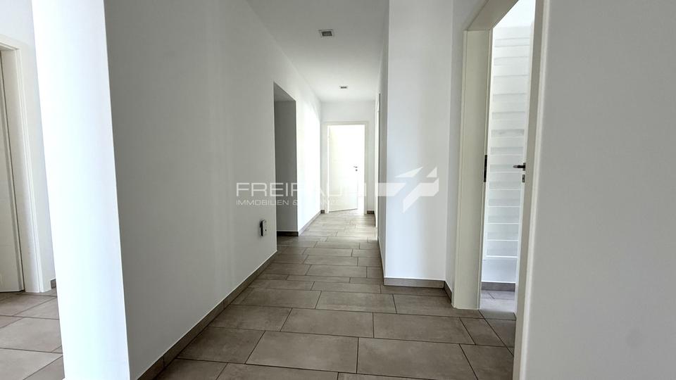 Etagenwohnung Wilnsdorf - 3 Zimmer, 150 m&sup2;, 1.623&euro; | Angebot:26461055