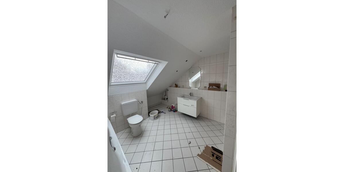 Dachgeschoßwohnung Saarlouis - 3 Zimmer, 90 m&sup2;, 1.050&euro; | Angebot:25892458