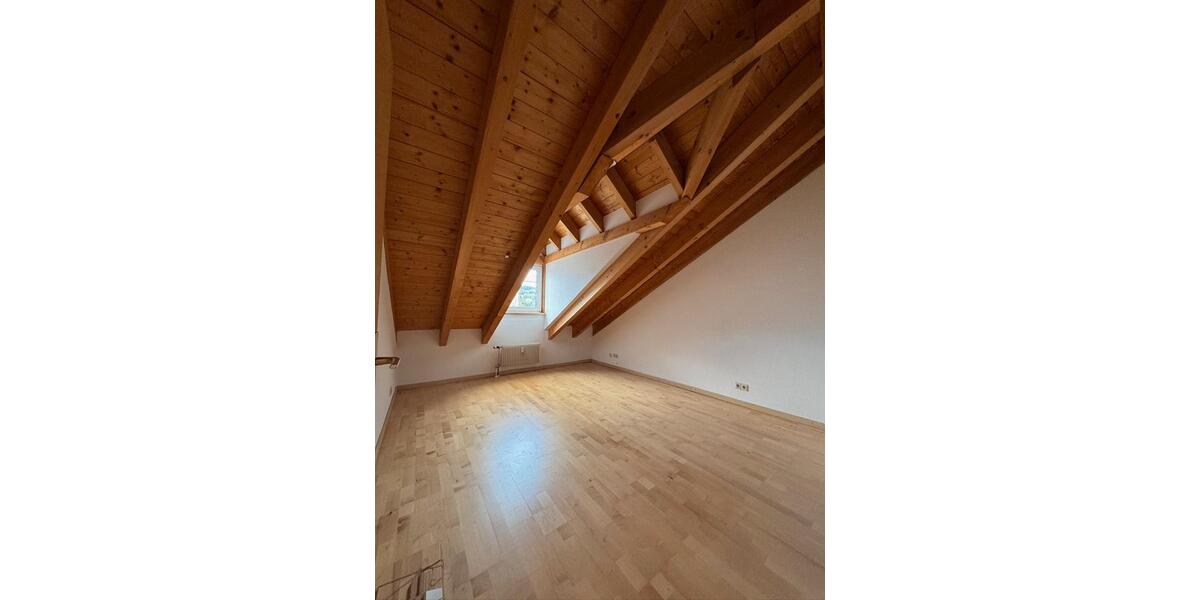 Dachgeschoßwohnung Lörrach - 2 Zimmer, 70 m&sup2;, 970&euro; | Angebot:26030741