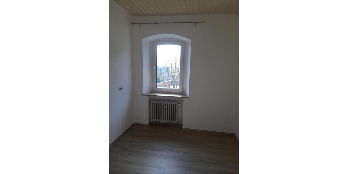 Etagenwohnung Wunsiedel - 3 Zimmer, 71 m&sup2;, 490&euro; | Angebot:25881493