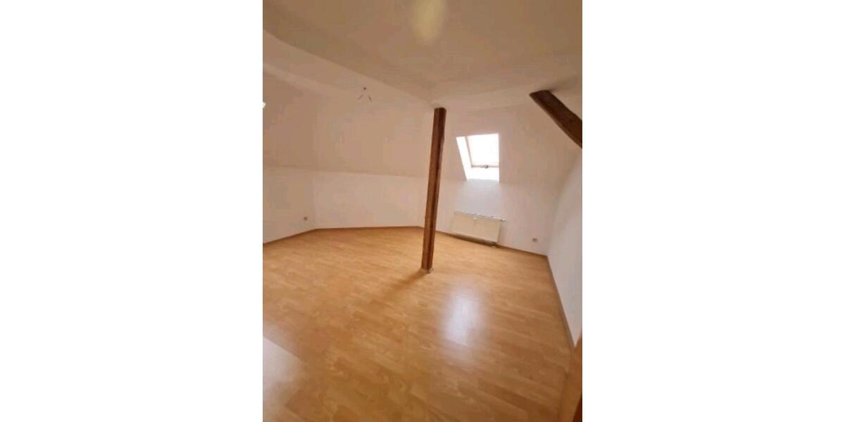 Dachgeschoßwohnung Gera Alt-Bieblach - 4 Zimmer, 110 m&sup2;, 1.100&euro; | Angebot:25992455