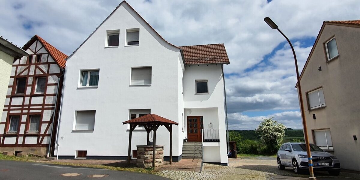 Heringen-Widdershausen, 2 ZKB im DG + Balkon - Dachgeschoßwohnung Heringen (Werra) Widdershausen | Angebot:26179802
