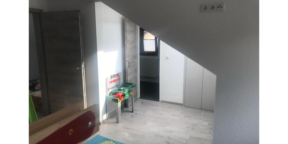 Etagenwohnung Osann-Monzel Monzel - 7 Zimmer, 180 m&sup2;, 1.350&euro; | Angebot:25973237