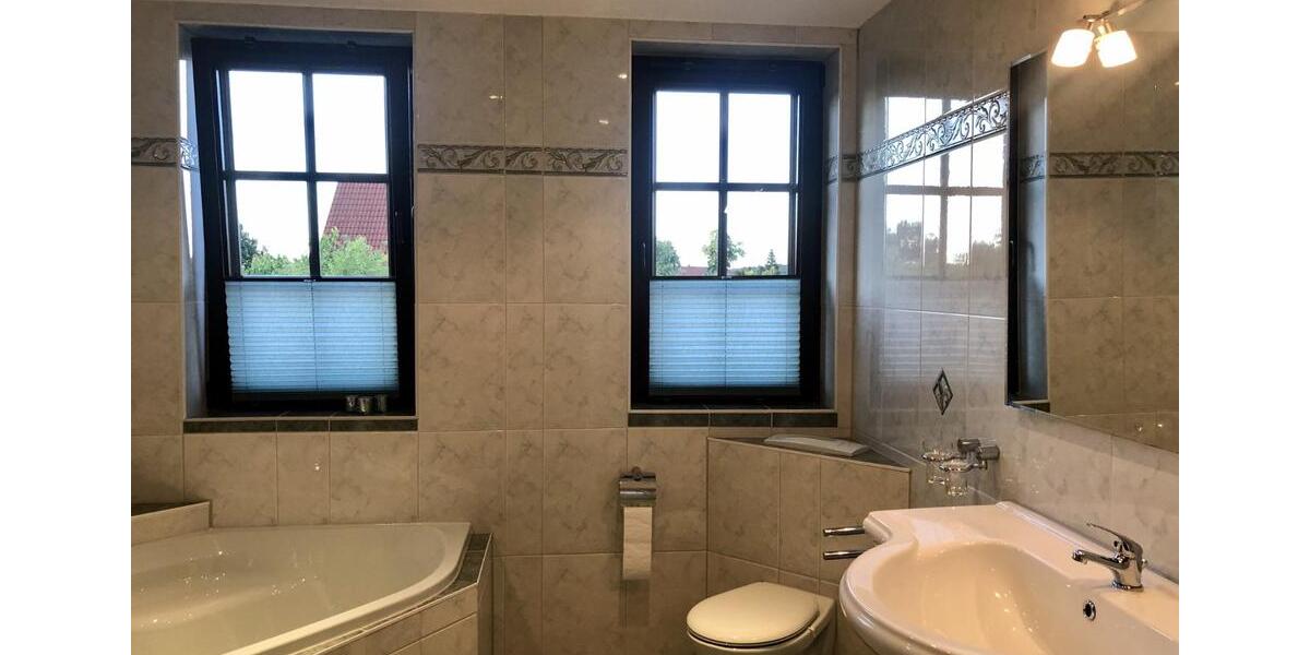 Wohnen auf Zeit Schwerin Friedrichsthal - 3 Zimmer, 120 m&sup2;, 1.350&euro; | Angebot:24707873