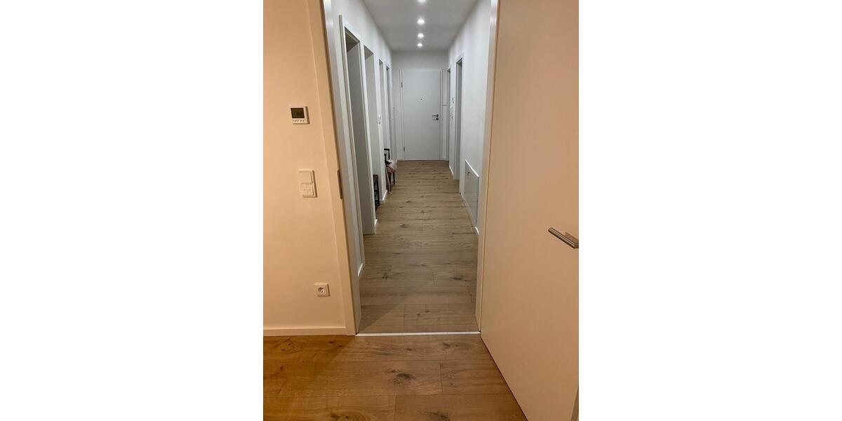 Etagenwohnung Neusäß - 4 Zimmer, 90 m&sup2;, 1.600&euro; | Angebot:25049307