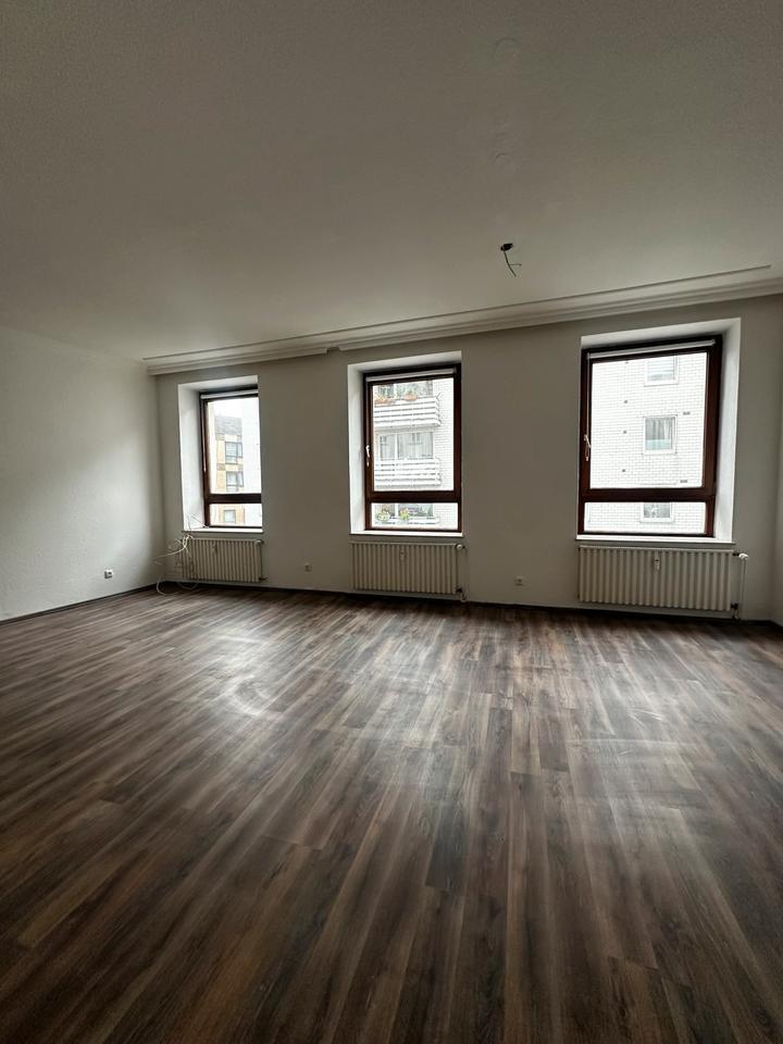 Großzügige Altbauwohnung- frisch renoviert zimmer