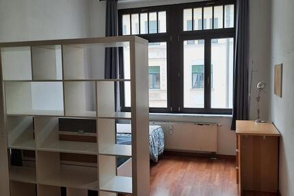 Wohnung Berlin Mitte - 5 Zimmer, 110 m&sup2;, 300&euro; | Angebot:26619893