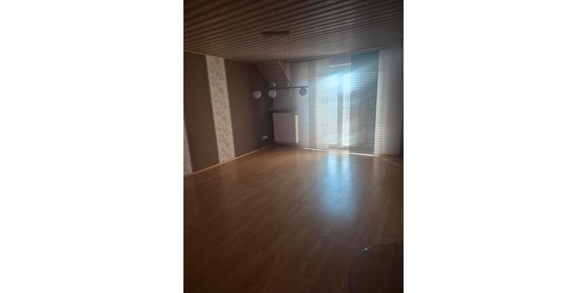 Etagenwohnung Finningen - 4 Zimmer, 90 m&sup2;, 920&euro; | Angebot:26439408