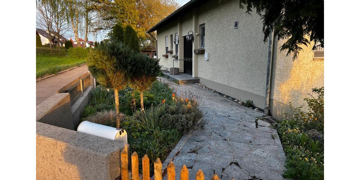 Hochparterre Monheim - 5 Zimmer, 130 m&sup2;, 1.250&euro; | Angebot:24654291