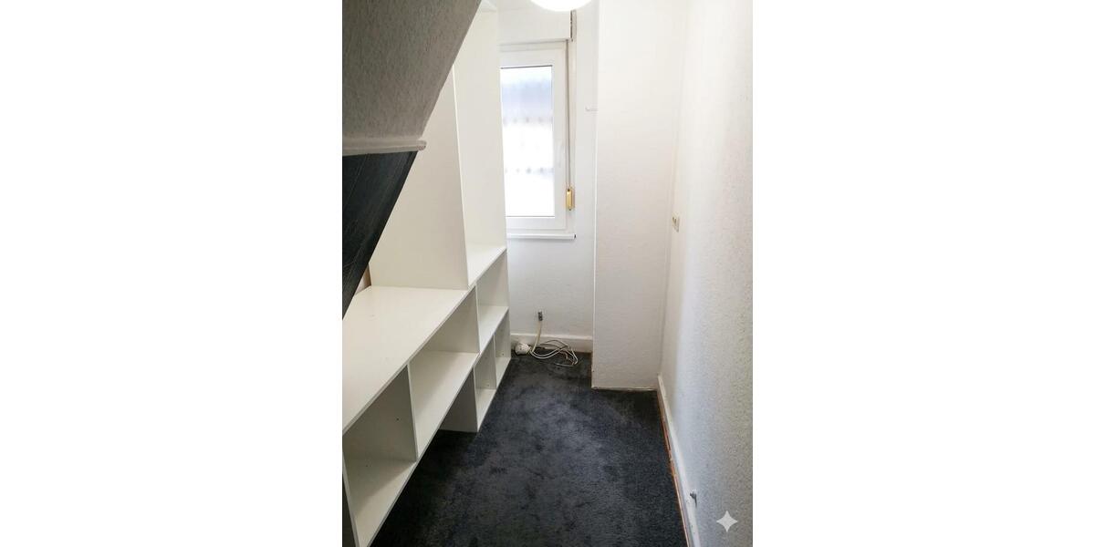 Dachgeschoßwohnung Siegen Dillnhütten - 3 Zimmer, 72 m&sup2;, 980&euro; | Angebot:26418889
