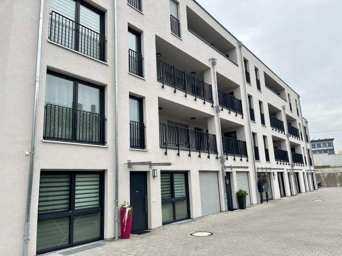 Sofort einziehen: Möblierte 2-Zimmer-Wohnung mit Sonnenbalkon
