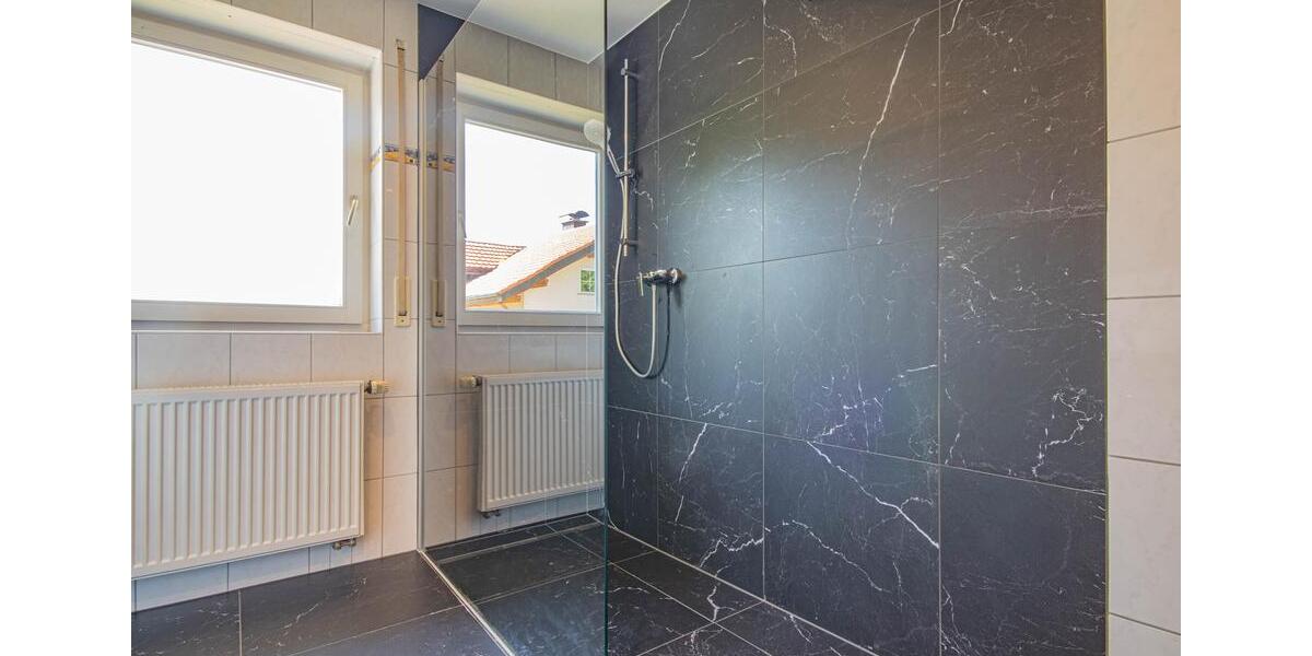 Dachgeschoßwohnung Waldshut-Tiengen Tiengen - 4.5 Zimmer, 110 m&sup2;, 750&euro; | Angebot:26630278