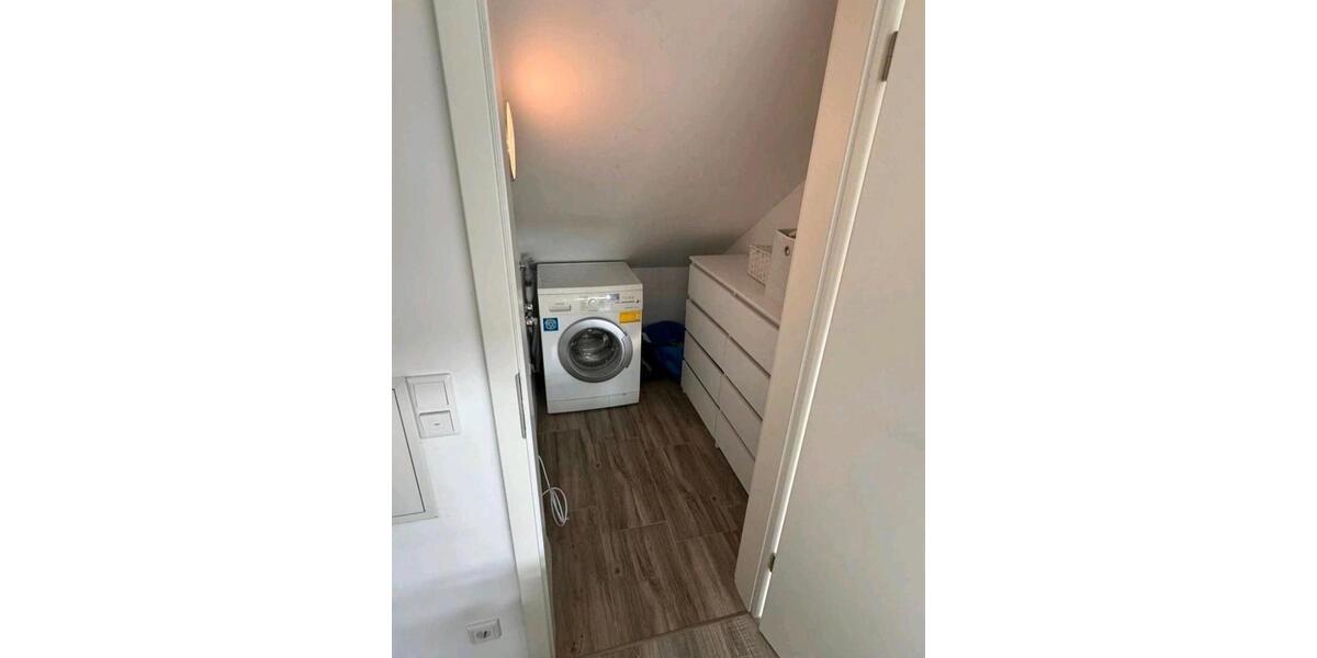 Moderne Lichtdurchflutete 2 Zimmer Dachgeschosswohnung !!! 2 zimmer