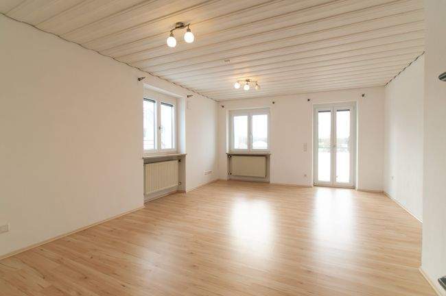 Etagenwohnung Großmehring - 3 Zimmer, 115 m&sup2;, 1.200&euro; | Angebot:24746115