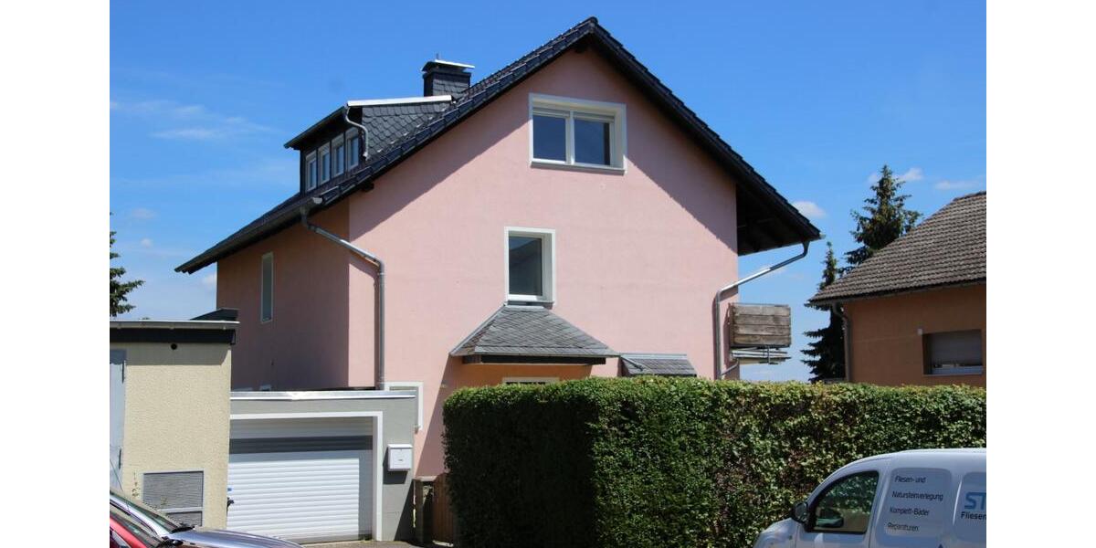 Einfamilienhaus Walluf - 5 Zimmer, 200 m&sup2;, 2.400&euro; | Angebot:25127340