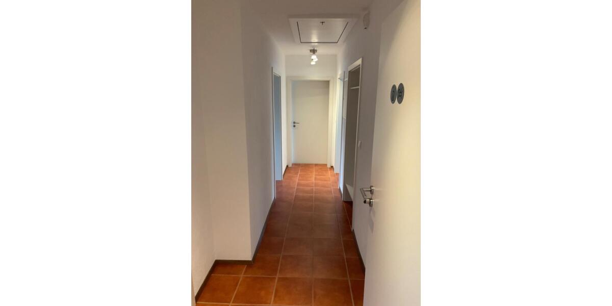 Etagenwohnung Holzkirchen - 2.5 Zimmer, 90 m&sup2;, 1.400&euro; | Angebot:25218962