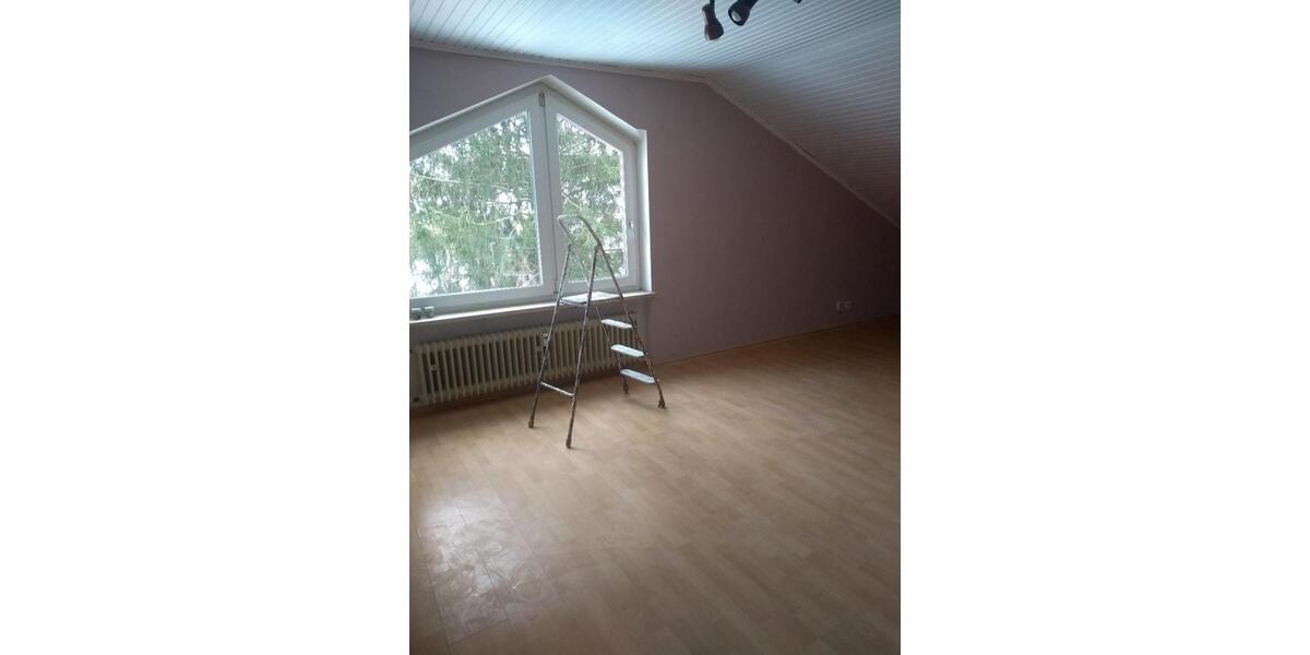 Kleine schöne Dachgeschosswohnung in Deggendorf 2 zimmer