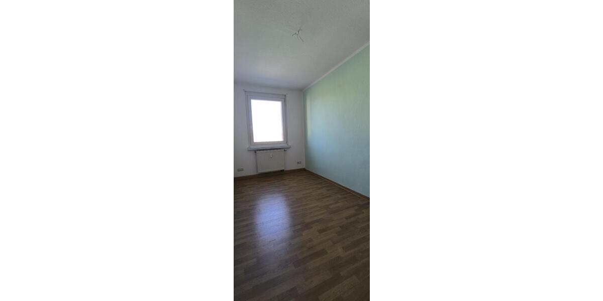 Etagenwohnung Gröditz - 3 Zimmer, 59 m&sup2;, 326&euro; | Angebot:26180437