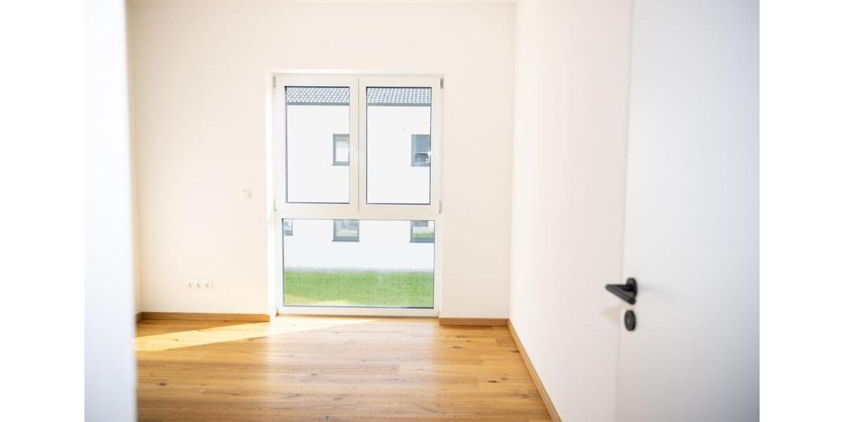 Doppelhaushälfte Deggendorf - 4 Zimmer, 130 m&sup2;, 1.560&euro; | Angebot:25872223