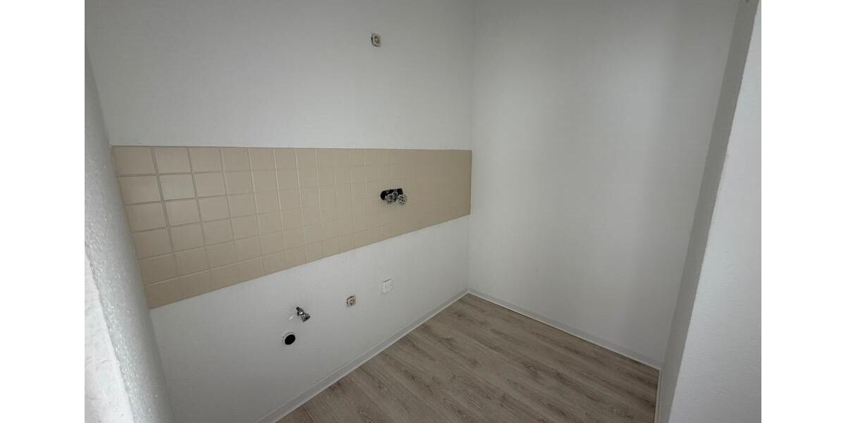 Etagenwohnung Dessau-Roßlau Brambach - 4 Zimmer, 85 m&sup2;, 638&euro; | Angebot:26021677