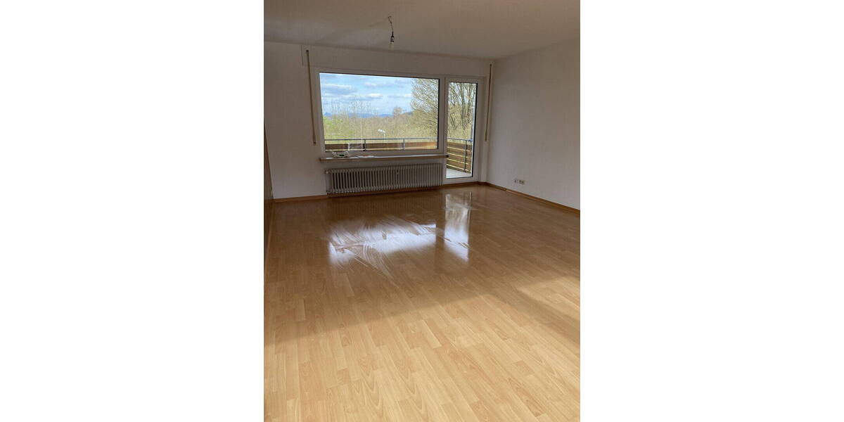Etagenwohnung Uhingen - 4 Zimmer, 130 m&sup2;, 1.400&euro; | Angebot:26237436