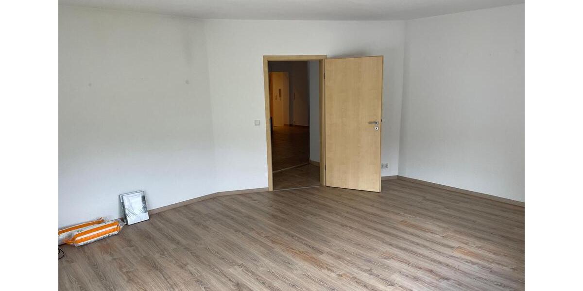 Erdgeschoßwohnung Birkenau - 4 Zimmer, 130 m&sup2;, 1.200&euro; | Angebot:24731759
