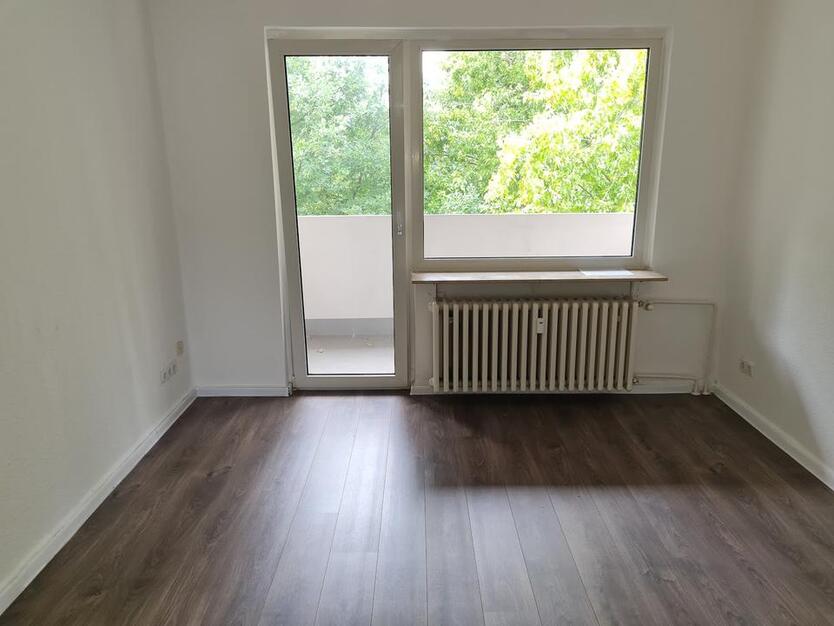 Gepflegte 3-Zimmer-Wohnung im 2.Obergeschoss zu vermieten! *Mit Balkon* zimmer