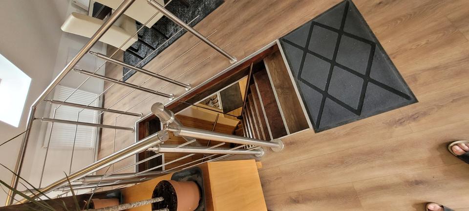 2,5 Zimmer DG Atelierwohnung 2.5 zimmer