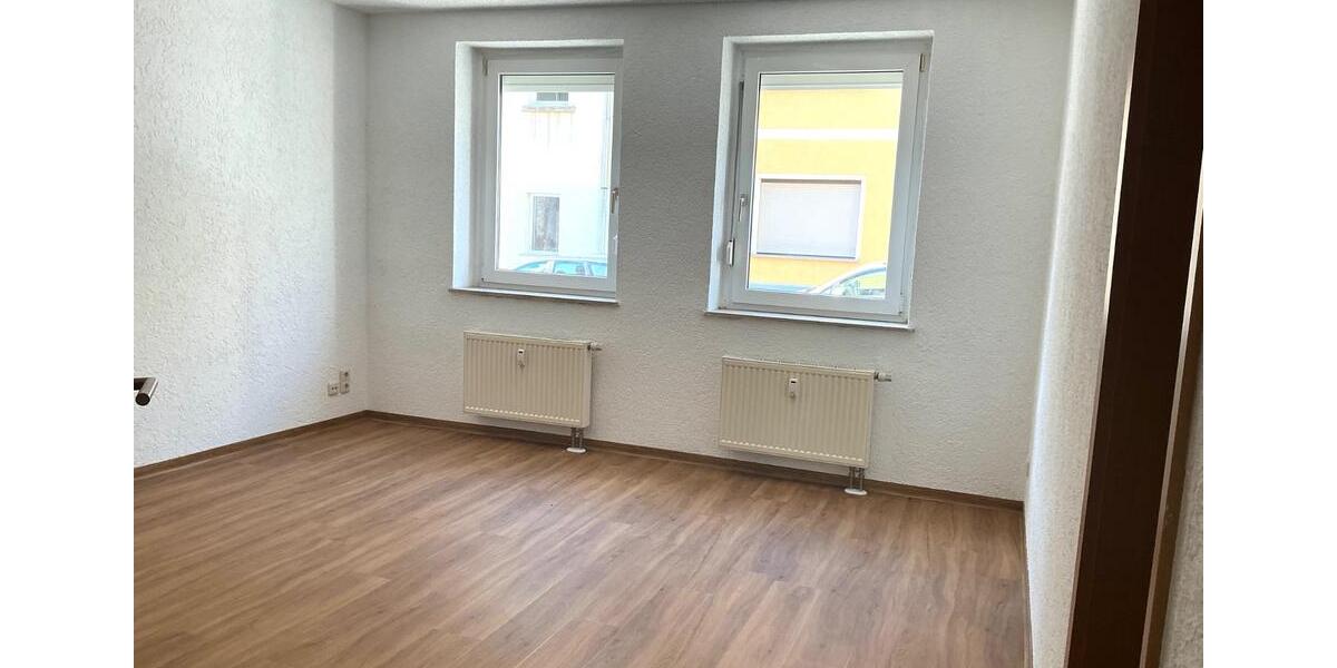 Etagenwohnung Crimmitschau - 2 Zimmer, 57 m&sup2;, 297&euro; | Angebot:26455412
