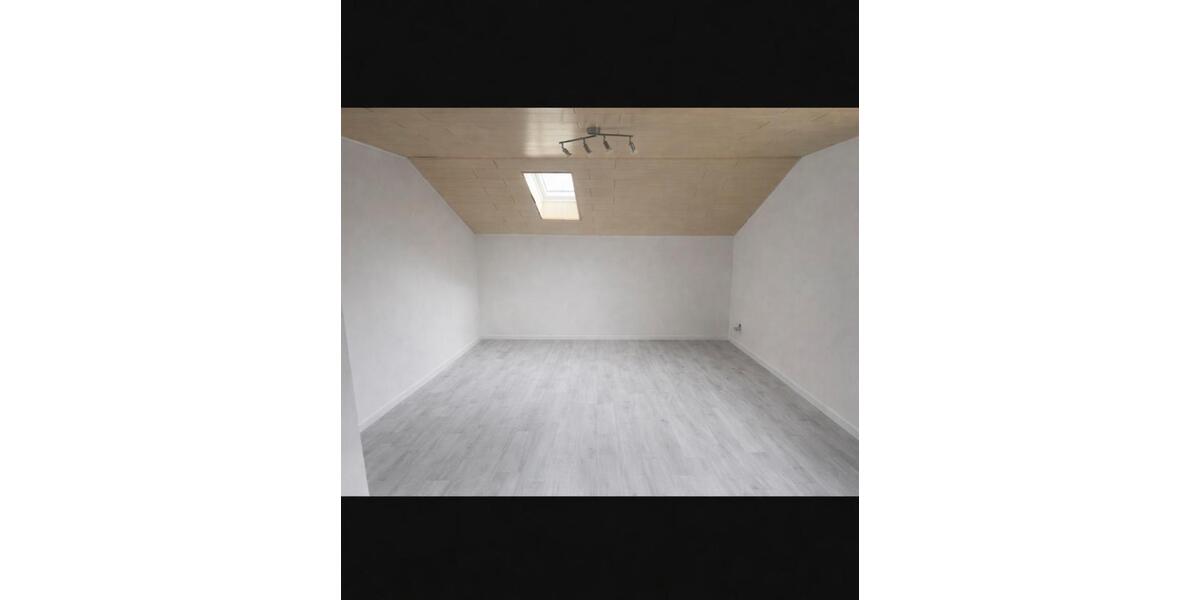 Dachgeschoßwohnung Langgöns - 2.5 Zimmer, 74 m&sup2;, 825&euro; | Angebot:25843166