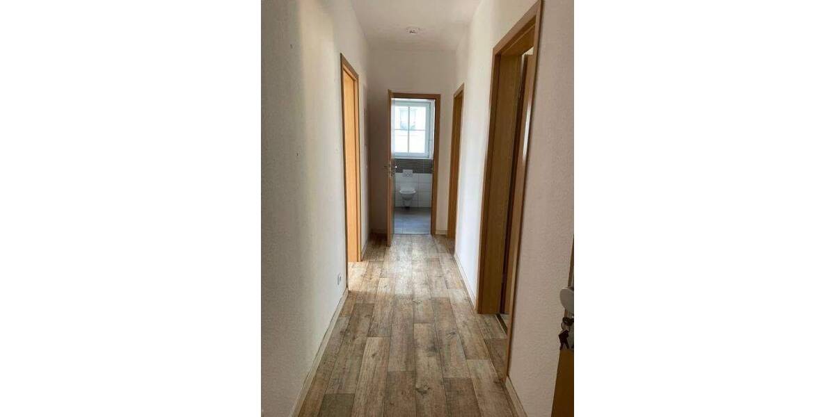 Etagenwohnung Schkopau Korbetha - 3 Zimmer, 68 m&sup2;, 550&euro; | Angebot:26799317