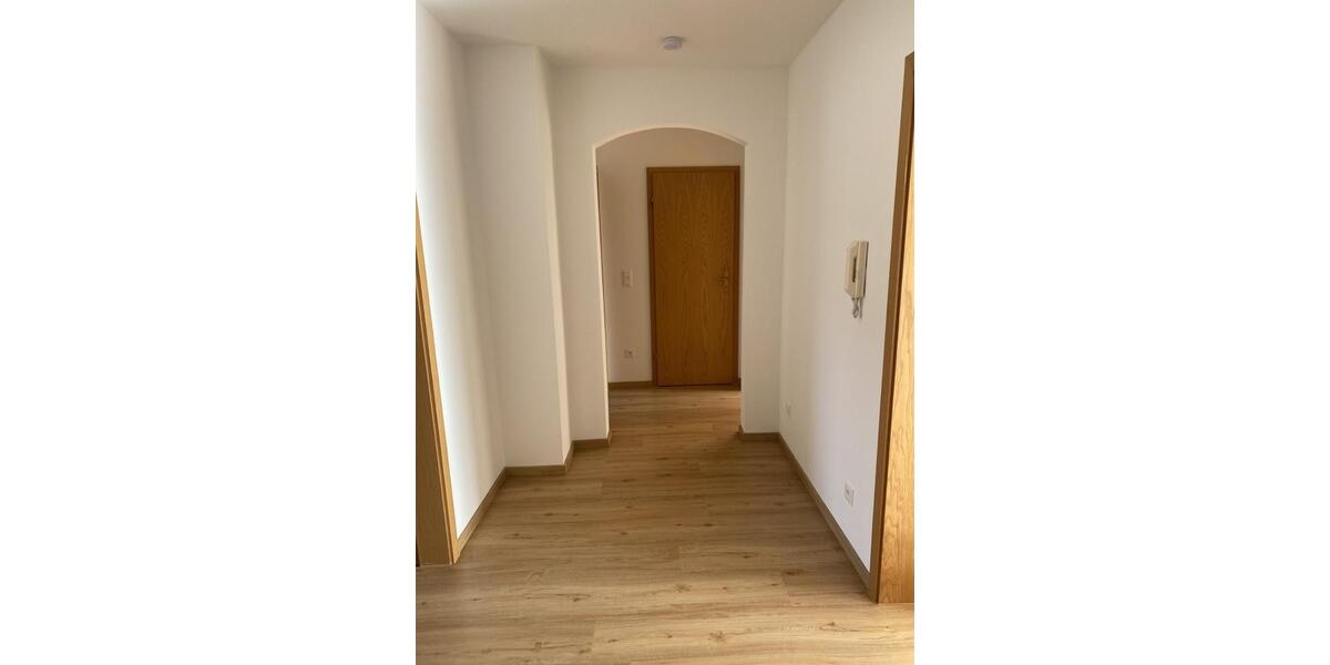 Dachgeschoßwohnung Neustadt an der Waldnaab - 1 Zimmer, 61 m&sup2;, 550&euro; | Angebot:26133090