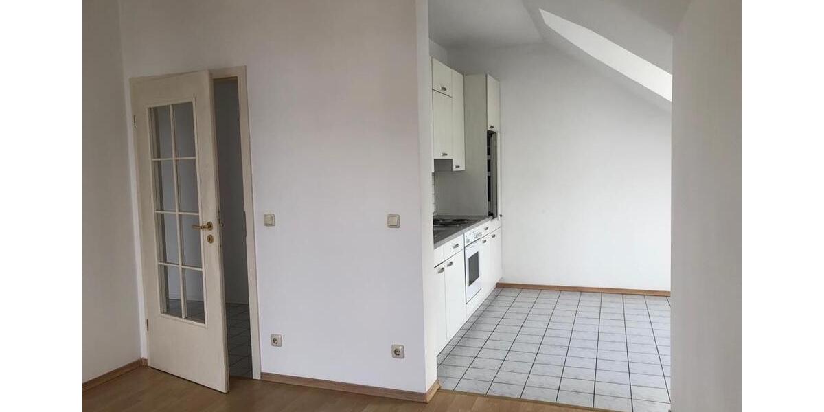 Dachgeschoßwohnung Ruhstorf an der Rott - 2 Zimmer, 49 m&sup2;, 750&euro; | Angebot:24648810
