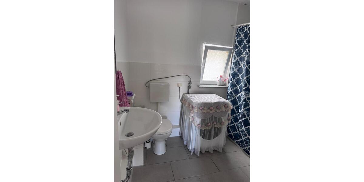 Erdgeschoßwohnung Ehringshausen - 3 Zimmer, 75 m&sup2;, 700&euro; | Angebot:26042477