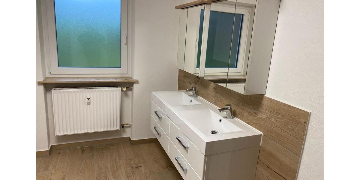 Erdgeschoßwohnung Hornberg - 4 Zimmer, 106 m&sup2;, 1.250&euro; | Angebot:26626728