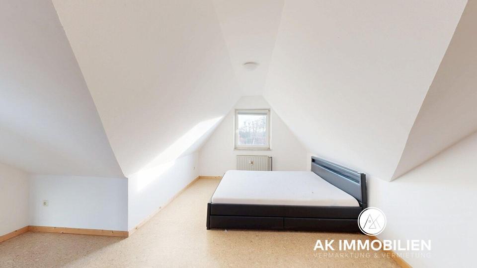 Reserviert - Dachgeschosswohnung mit Balkon in zentraler Innenstadtlage von Hessisch Oldendorf 2 zimmer