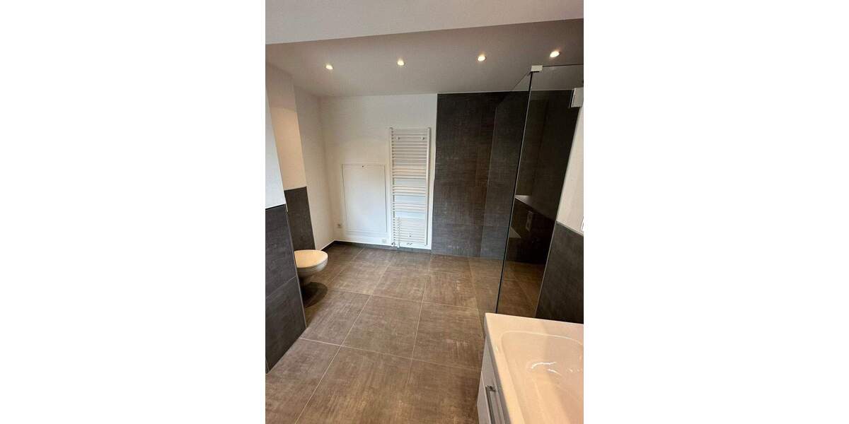 Etagenwohnung Trier Innenstadt - 2 Zimmer, 97 m&sup2;, 1.330&euro; | Angebot:26740573