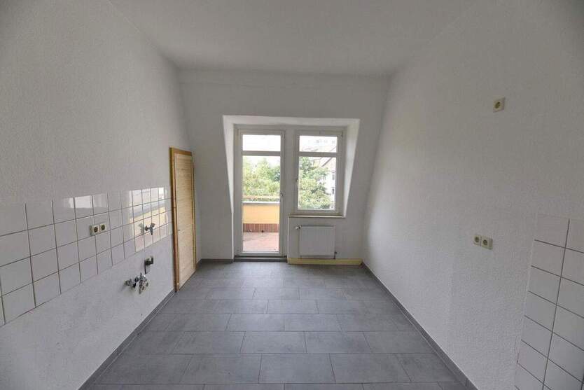 Johannstadt: Schöne 4 Raum-Whg mit Holzdielung, seitlicher Elbblick A31 4.OG re E9 4 zimmer