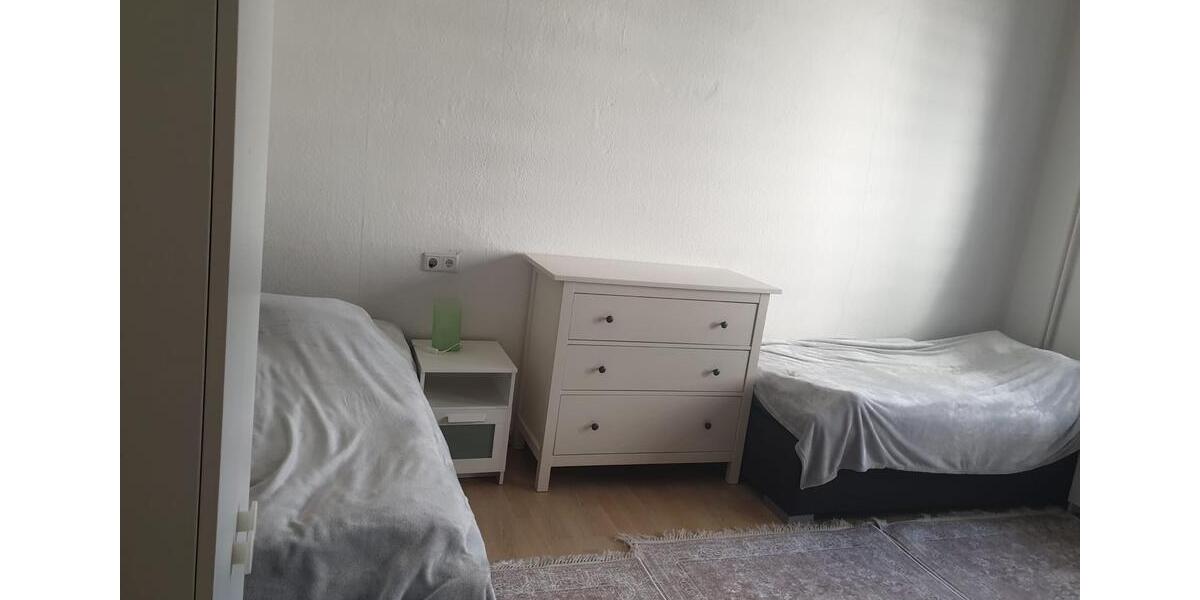 Etagenwohnung Krefeld Benrad - 4 Zimmer, 100 m&sup2;, 1.500&euro; | Angebot:25176278