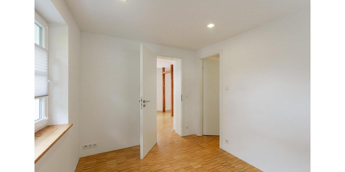 Etagenwohnung Lichtenstein (Sachsen) - 4 Zimmer, 100 m&sup2;, 950&euro; | Angebot:25830287